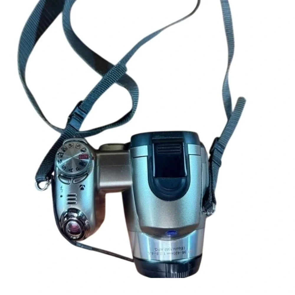 Konica Minolta DiMAGE Z6 Digital Camera‎ GT 35-420mm f/2.8-4.5 AS N13656 tested